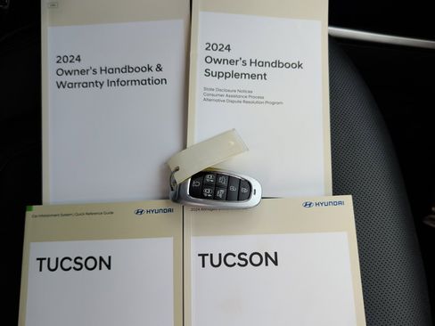 Certified 2024 Hyundai Tucson Limited image 34