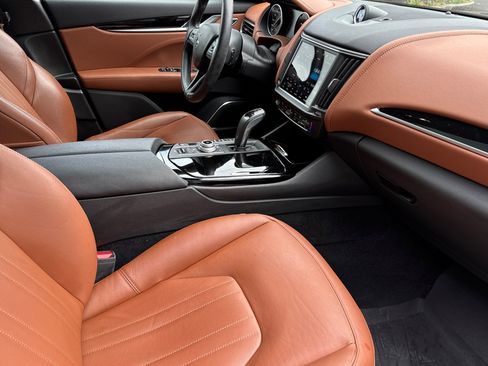 Used 2022 Maserati Levante GT AWD/4WD image 15