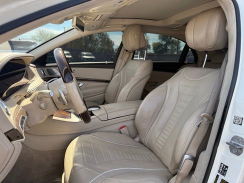 Used 2019 Mercedes-Benz S 560 Sedan w/ Premium Package image 12