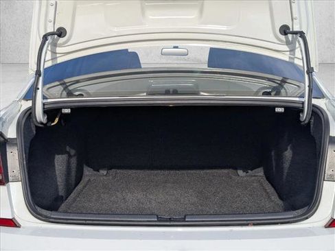 Used 2018 Volkswagen Passat 2.0T SE image 6