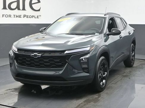 Used 2026 Chevrolet Trax LT w/ Driver Confidence Package FWD image 7