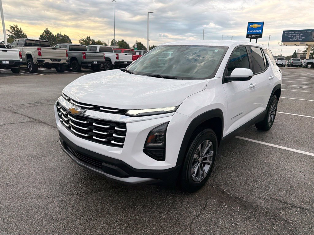 Used 2026 Chevrolet Equinox LT FWD image 7