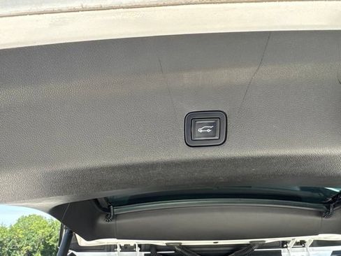 Used 2022 GMC Yukon Denali RWD image 26
