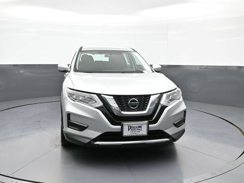 Used 2018 Nissan Rogue S AWD/4WD image 2