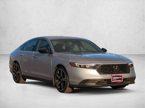 Used 2023 Honda Accord Sport image 3