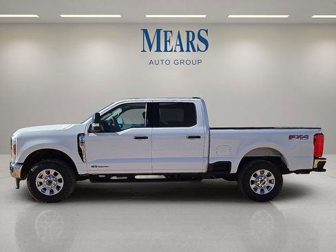 Used 2024 Ford F250 XLT w/ FX4 Off-Road Package image 2