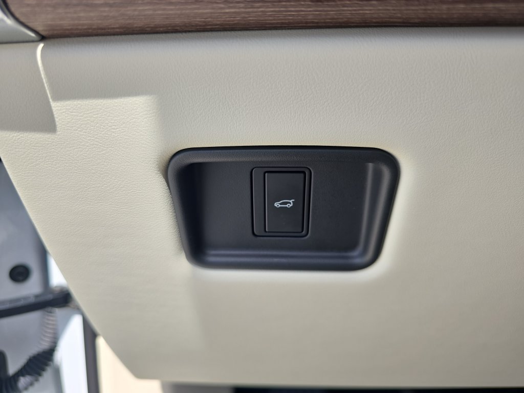 Certified 2025 Land Rover Range Rover SE AWD/4WD image 27
