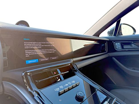 Used 2025 Porsche Panamera 4 image 69