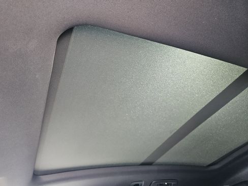 Certified 2024 Porsche Macan 4 Electric image 29