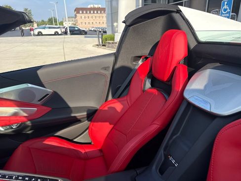 Used 2023 Chevrolet Corvette Stingray Preferred Conv w/ Z51 Performance Package RWD image 25