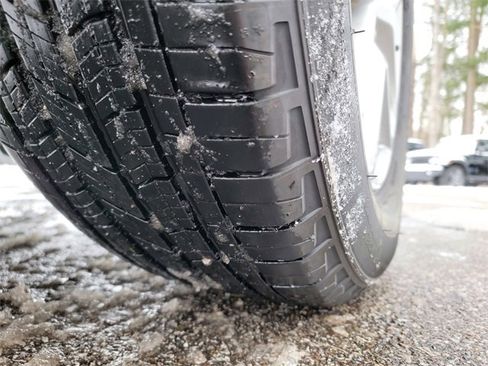 Certified 2023 Jeep Grand Cherokee Laredo X image 18