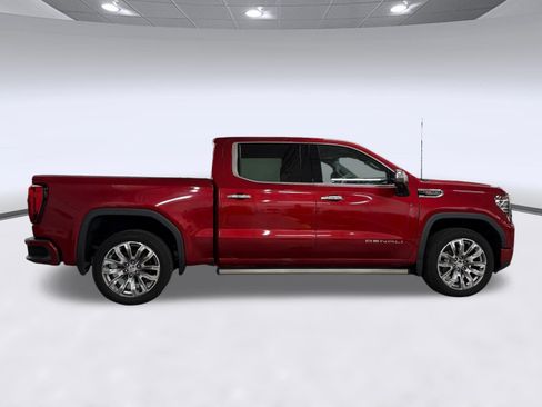 Used 2022 GMC Sierra 1500 Denali w/ Denali Reserve Package AWD/4WD image 8