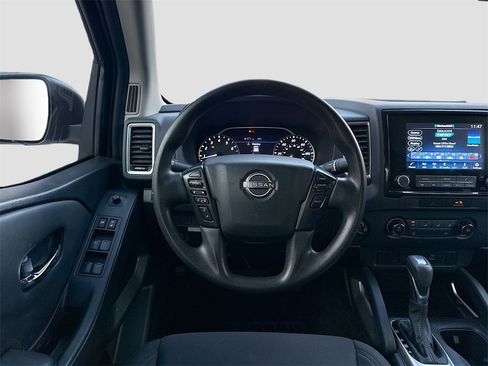 Used 2022 Nissan Frontier SV image 22