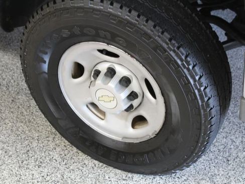 Used 2005 Chevrolet Silverado 2500 W/T w/ Skid Plate Package image 25