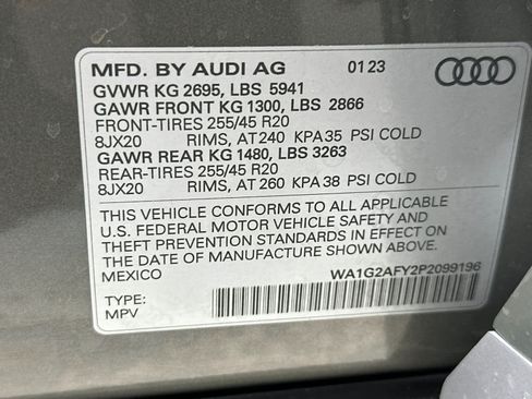 Used 2023 Audi Q5 e Premium w/ Convenience Package AWD/4WD image 28