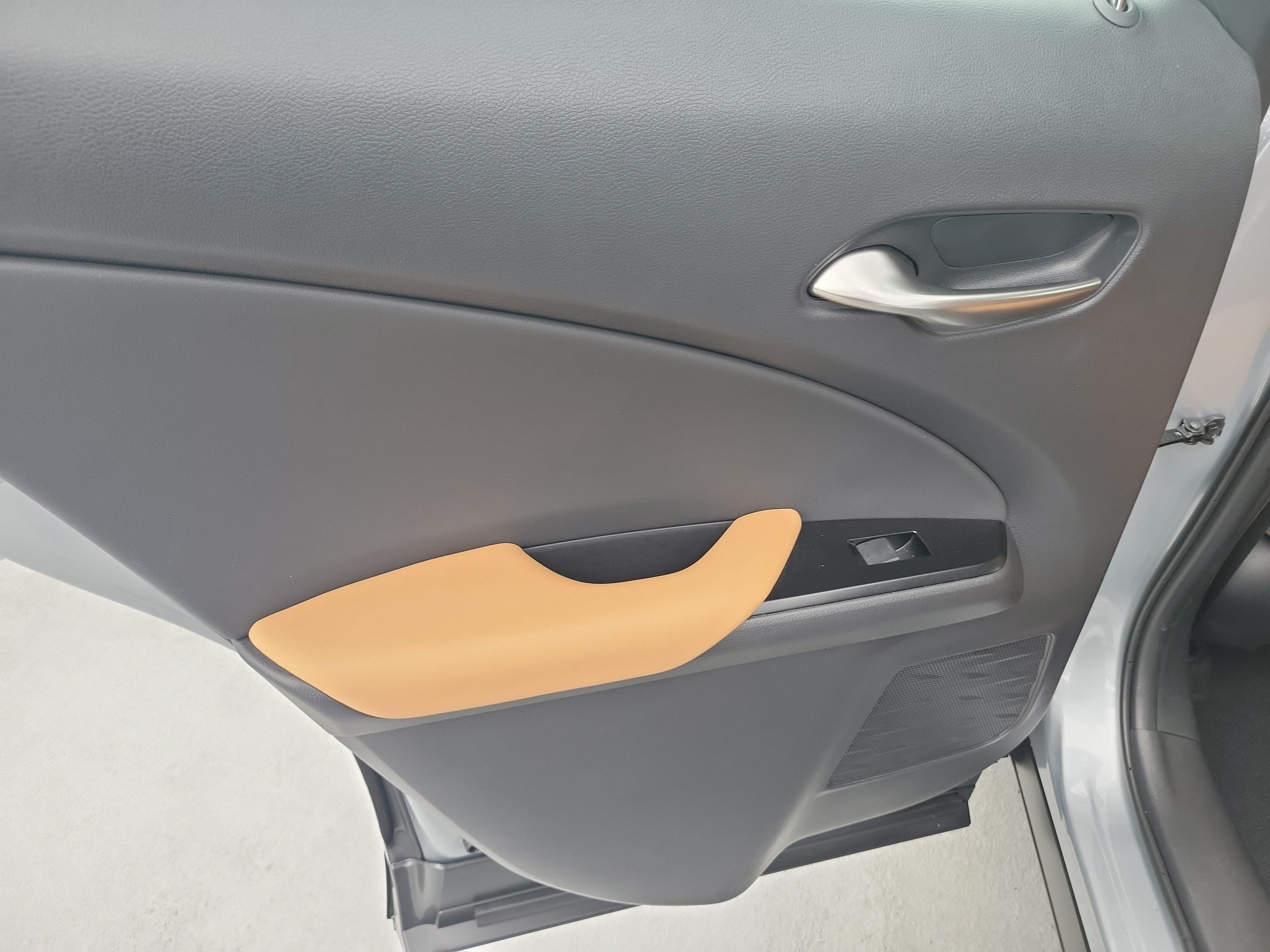 Used 2024 Lexus UX 250h FWD w/ Premium Package image 11