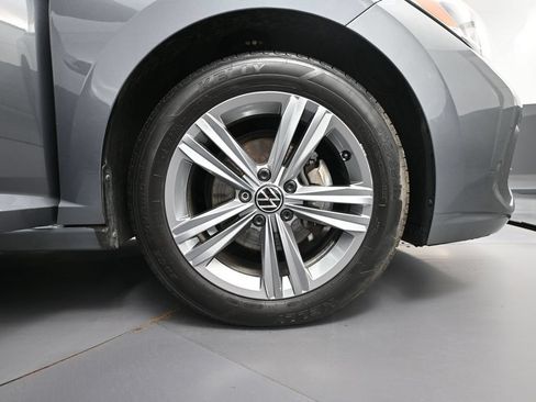 Used 2024 Volkswagen Jetta SE FWD image 12