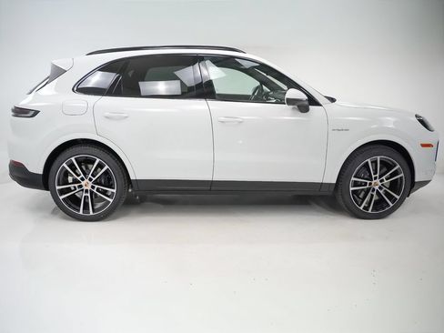 Certified 2026 Porsche Cayenne E-Hybrid AWD/4WD image 7