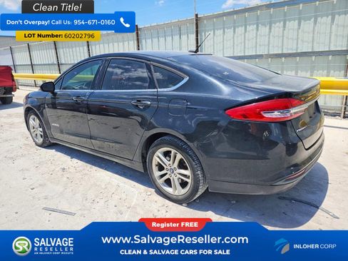 Used 2018 Ford Fusion SE FWD image 3