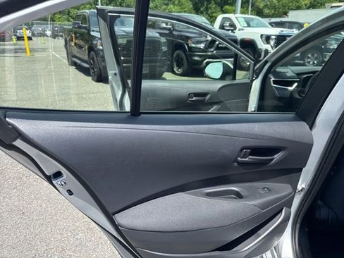 Used 2023 Toyota Corolla LE w/ Carpet Mat Package (TMS) FWD image 32