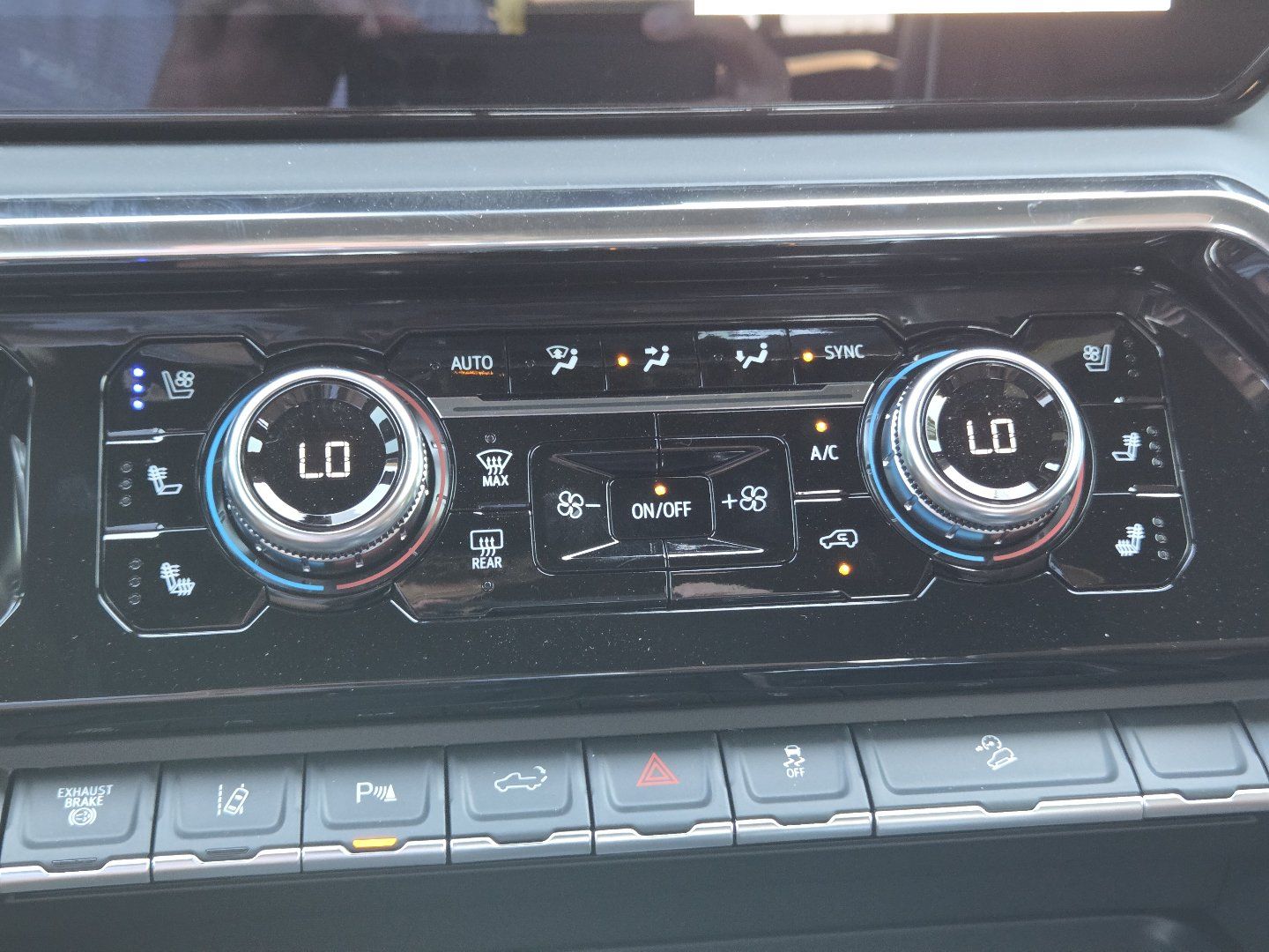 New 2026 GMC Sierra 2500 Denali Ultimate AWD/4WD image 35