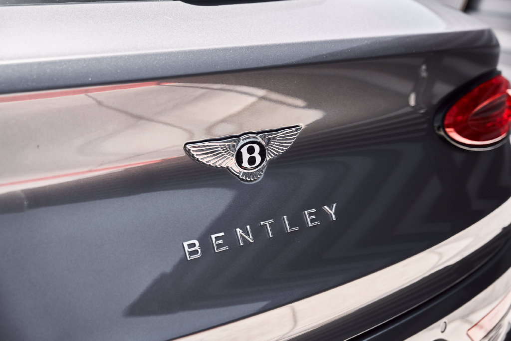 Used 2024 Bentley Bentayga AWD/4WD image 10