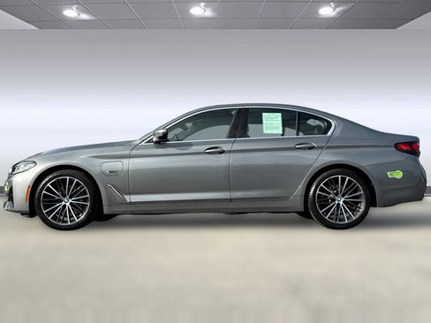 Certified 2023 BMW 530e xDrive image 2