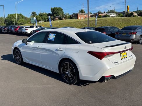 Used 2019 Toyota Avalon Touring w/ Advanced Safety Package FWD image 4