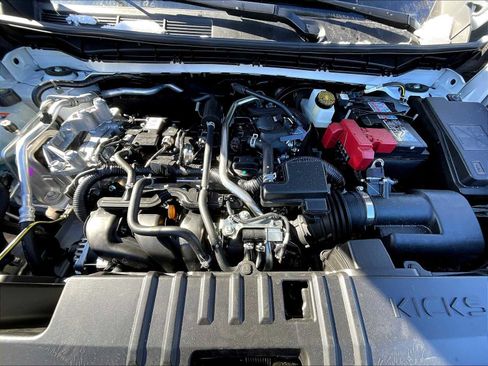 New 2025 Nissan Kicks SR image 16