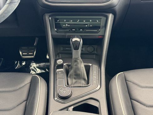 Used 2024 Volkswagen Tiguan SEL R-Line AWD/4WD image 19