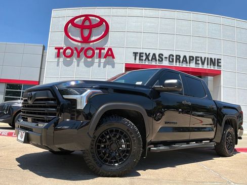 Used 2025 Toyota Tundra SR5 RWD image 2