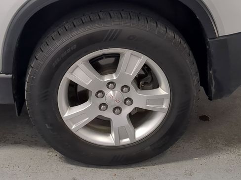 Used 2012 GMC Acadia SLE image 21