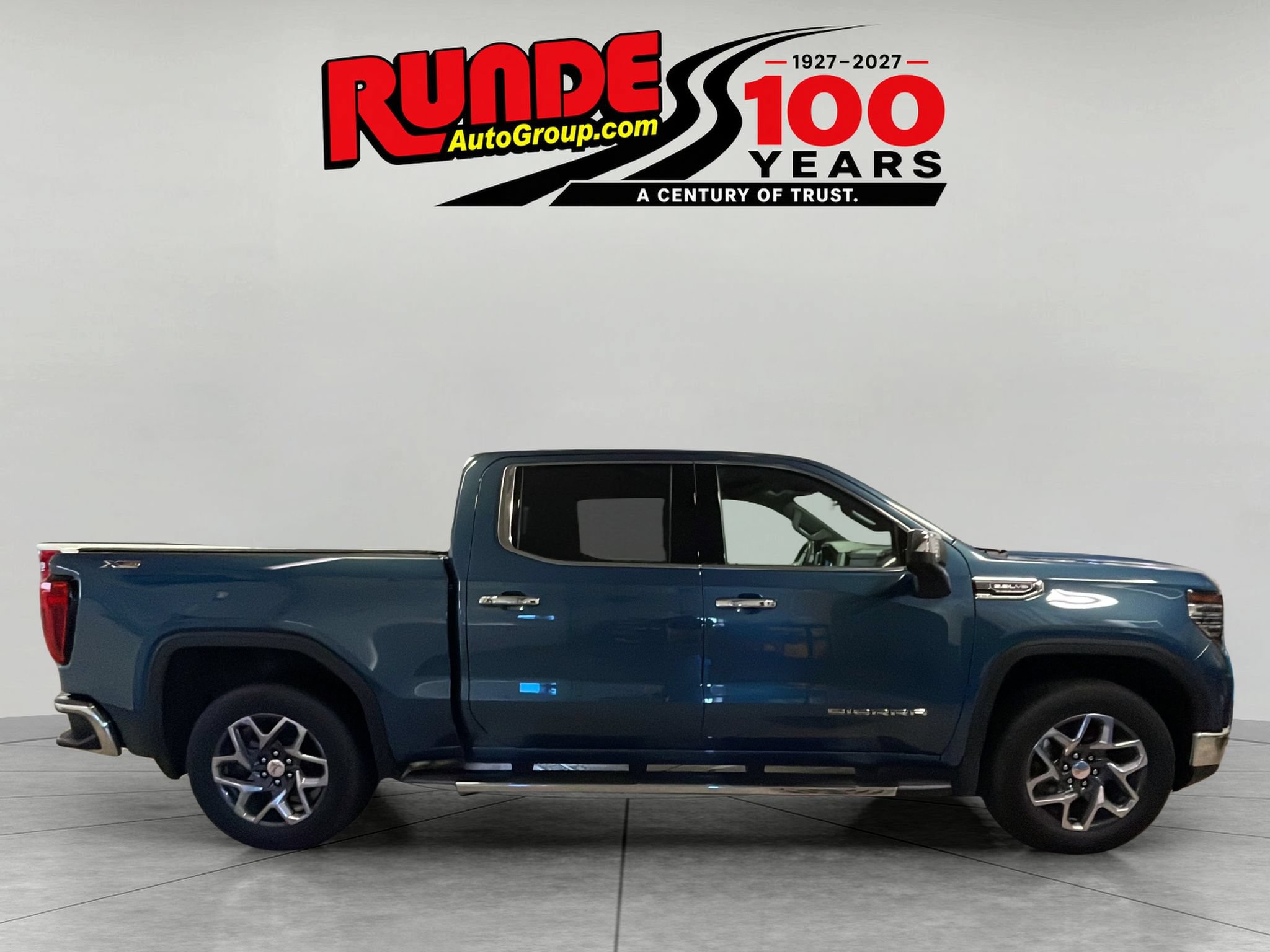 Used 2024 GMC Sierra 1500 SLT w/ SLT Premium Plus Package AWD/4WD image 6