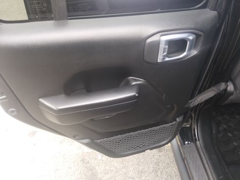 Used 2021 Jeep Wrangler Unlimited Sport image 17