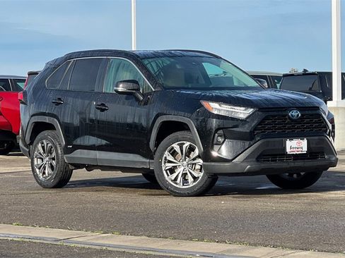 Certified 2022 Toyota RAV4 XLE Premium image 2