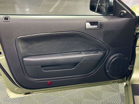 Used 2006 Ford Mustang GT image 15