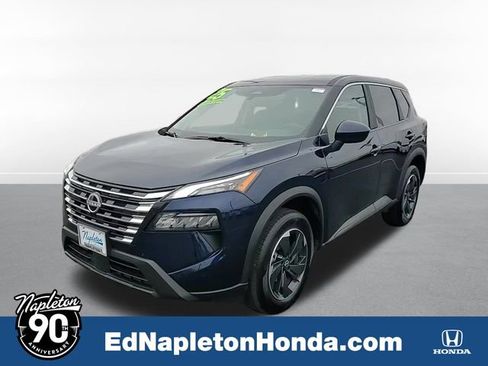 Used 2025 Nissan Rogue SV image 1