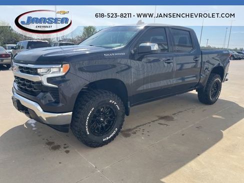 Used 2024 Chevrolet Silverado 1500 LT image 3