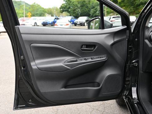 Used 2025 Nissan Versa S FWD image 15
