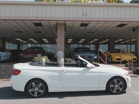 Used 2017 BMW 230i Convertible RWD image 9