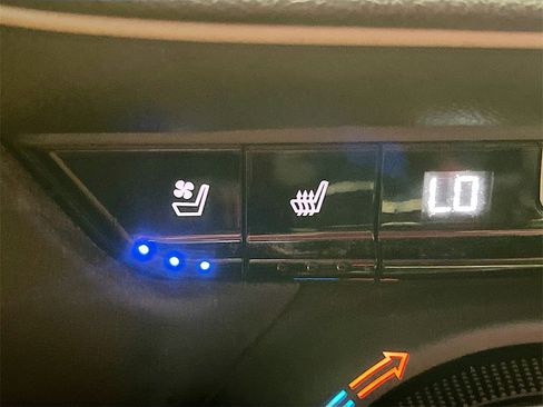 Used 2021 Chevrolet Blazer Premier w/ Driver Confidence II Package image 21