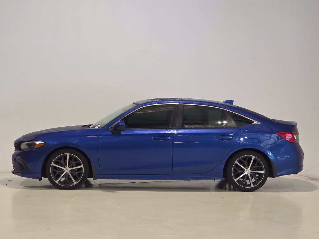 Used 2022 Honda Civic Touring image 3