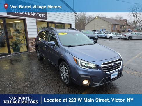 Used 2018 Subaru Outback 2.5i Limited image 3