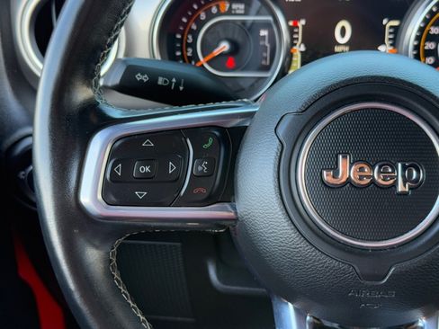 Used 2020 Jeep Wrangler Unlimited Sahara w/ Cold Weather Group AWD/4WD image 17
