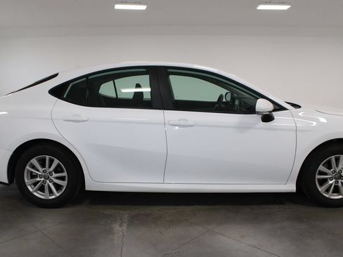 Used 2025 Toyota Camry LE FWD image 11