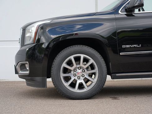 Used 2016 GMC Yukon Denali w/ Open Road Package AWD/4WD image 11