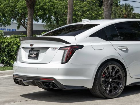 Used 2024 Cadillac CT5 V Blackwing w/ Carbon Fiber Package 2 RWD image 7