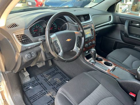 Used 2014 Chevrolet Traverse LT FWD image 18