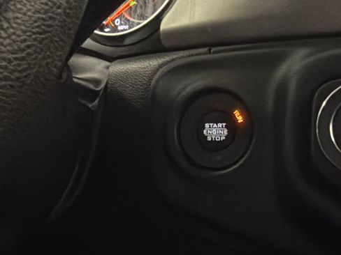 Used 2022 Jeep Wrangler Unlimited Sport AWD/4WD image 25