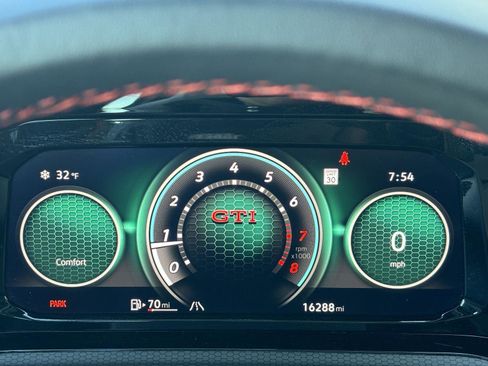 Used 2024 Volkswagen GTI Autobahn image 39
